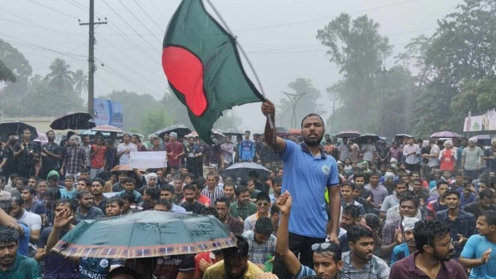 পাঠ্যবইয়ে জুলাই অভ্যুত্থানের অধ্যায় যুক্ত করার চিন্তা পাঠ্যবইয়ে জুলাই অভ্যুত্থানের অধ্যায় যুক্ত করার চিন্তা