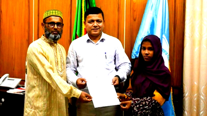 আবু সাঈদের বোনকে চাকরি দিলেন বেরোবি কর্তৃপক্ষ আবু সাঈদের বোনকে চাকরি দিলেন বেরোবি কর্তৃপক্ষ