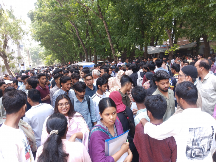 রাবির ` বি` ইউনিটের ভর্তি পরীক্ষা অনুষ্ঠিত, অনুপস্থিত ১৭.১৮ শতাংশ রাবির ` বি` ইউনিটের ভর্তি পরীক্ষা অনুষ্ঠিত, অনুপস্থিত ১৭.১৮ শতাংশ