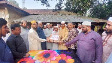 শহীদ আবু সাঈদের কবর জিয়ারত করলেন ইআবির ভিসি