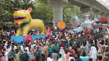 আনন্দ শোভাযাত্রায় বাঙালির পহেলা বৈশাখ