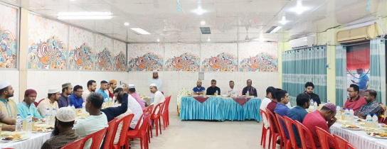 ইফতার আয়োজনে একত্রিত পাবিপ্রবির কর্মকর্তা ও কর্মচারীরা