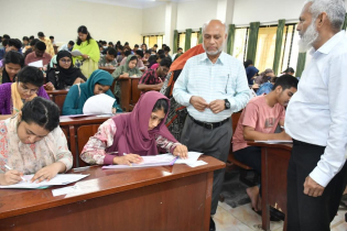 বাকৃবিতে কৃষিগুচ্ছ ভর্তি পরীক্ষায় ৯১ শতাংশ উপস্থিতি