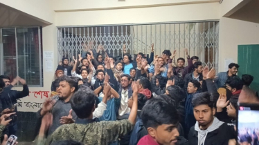 ইসির সিদ্ধান্তের প্রতিবাদে উত্তাল শাবি, শাকসু ভবন ঘেরাও