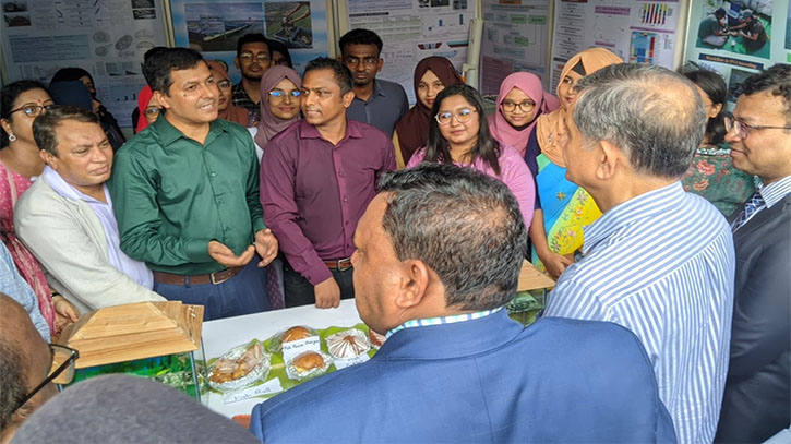 বর্ণাঢ্য আয়োজনে নোবিপ্রবিতে প্রথমবারের মতো রিসার্চ ফেয়ার অনুষ্ঠিত বর্ণাঢ্য আয়োজনে নোবিপ্রবিতে প্রথমবারের মতো রিসার্চ ফেয়ার অনুষ্ঠিত