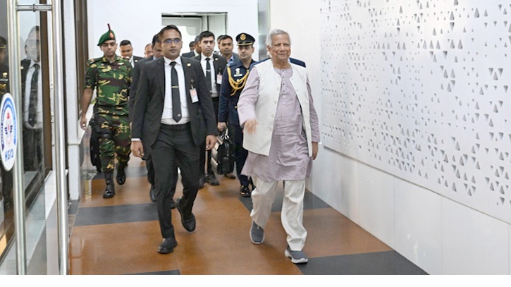 দেশে ফিরেছেন প্রধান উপদেষ্টা